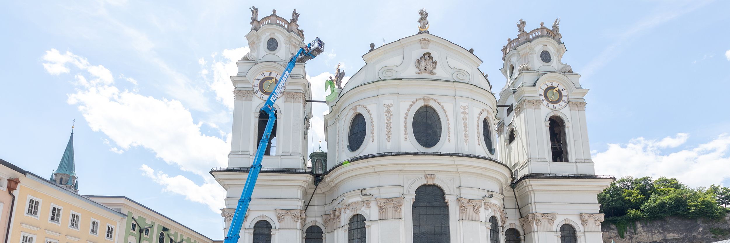 Lkw-Bühne F-70 LTK für Kollegienkirche Salzburg im Einsatz Slider