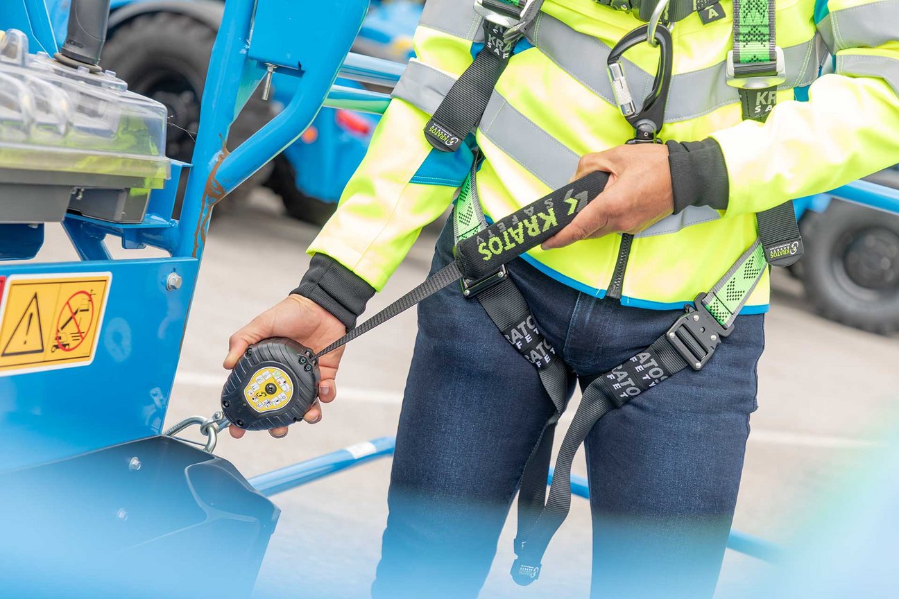 PSAgA richtig anwenden: Detail Anschlagpunkt Korb Arbeitsbühne.